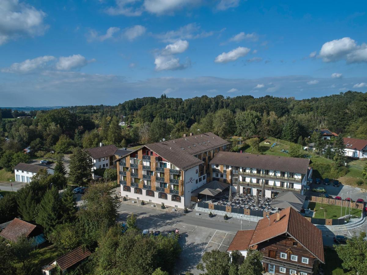 Wellnesshotel Zum Koch Ortenburg ภายนอก รูปภาพ