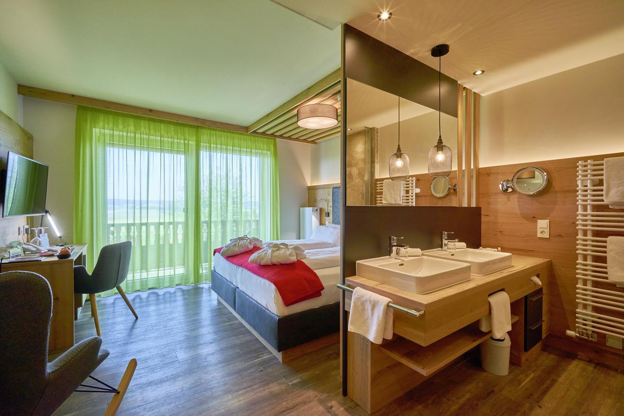 Wellnesshotel Zum Koch Ortenburg ภายนอก รูปภาพ