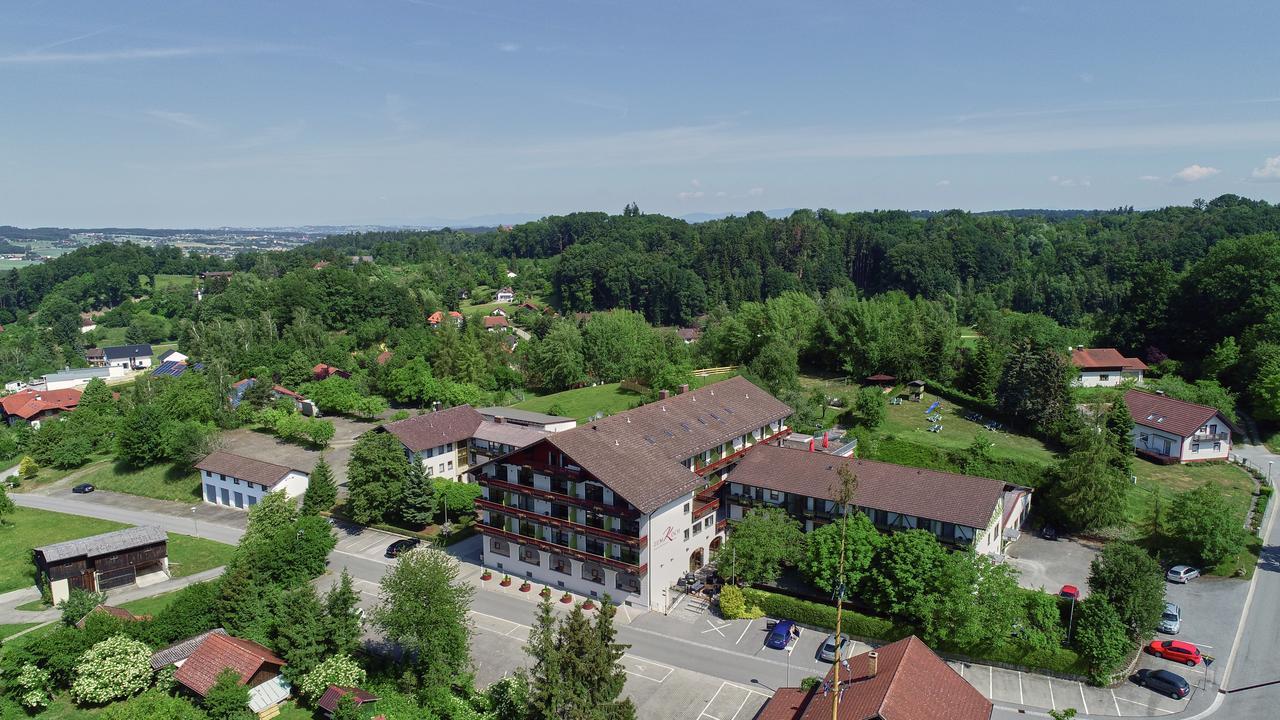 Wellnesshotel Zum Koch Ortenburg ภายนอก รูปภาพ