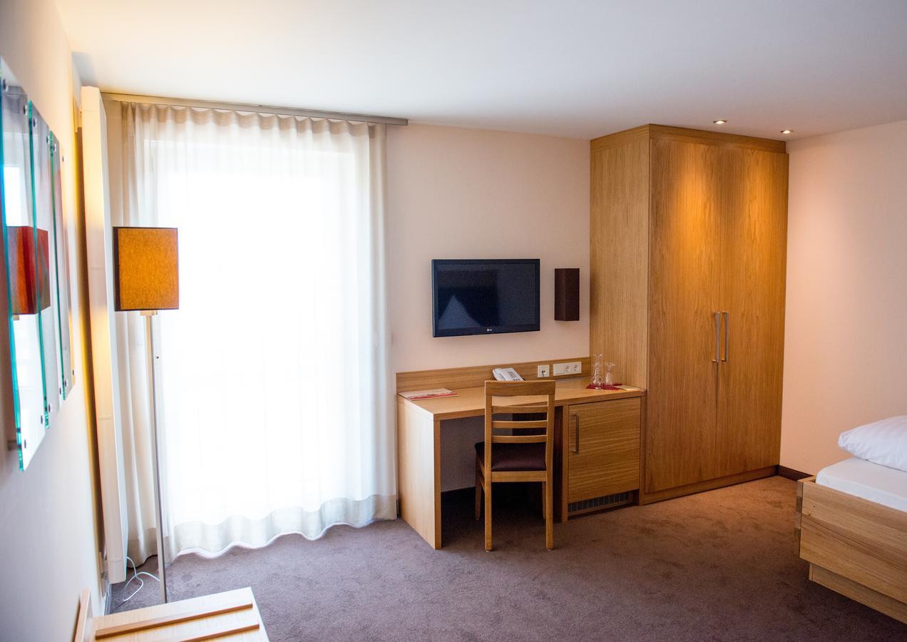 Wellnesshotel Zum Koch Ortenburg ภายนอก รูปภาพ
