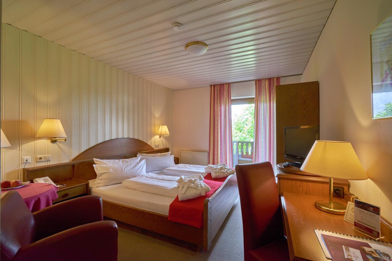 Wellnesshotel Zum Koch Ortenburg ภายนอก รูปภาพ