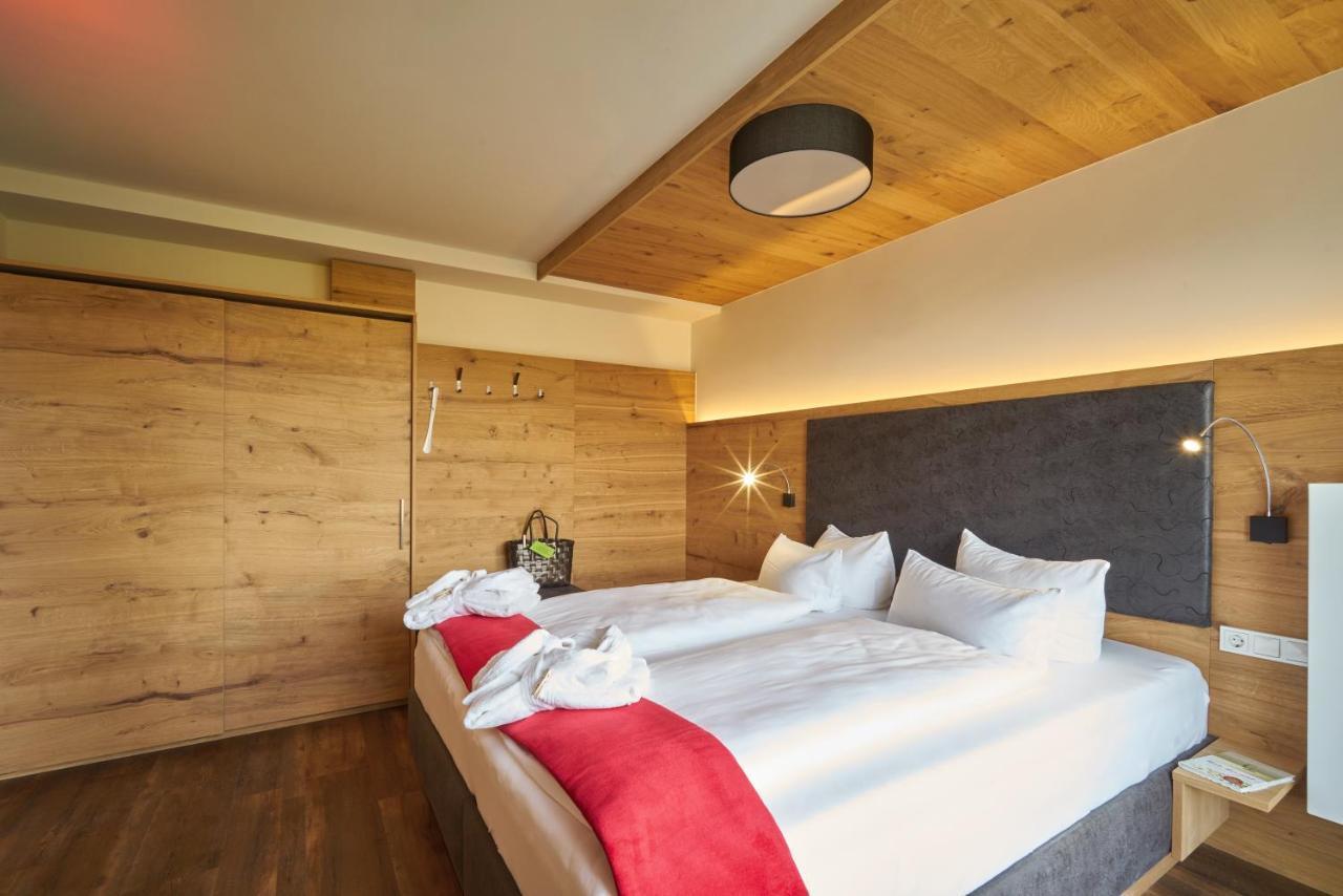 Wellnesshotel Zum Koch Ortenburg ภายนอก รูปภาพ