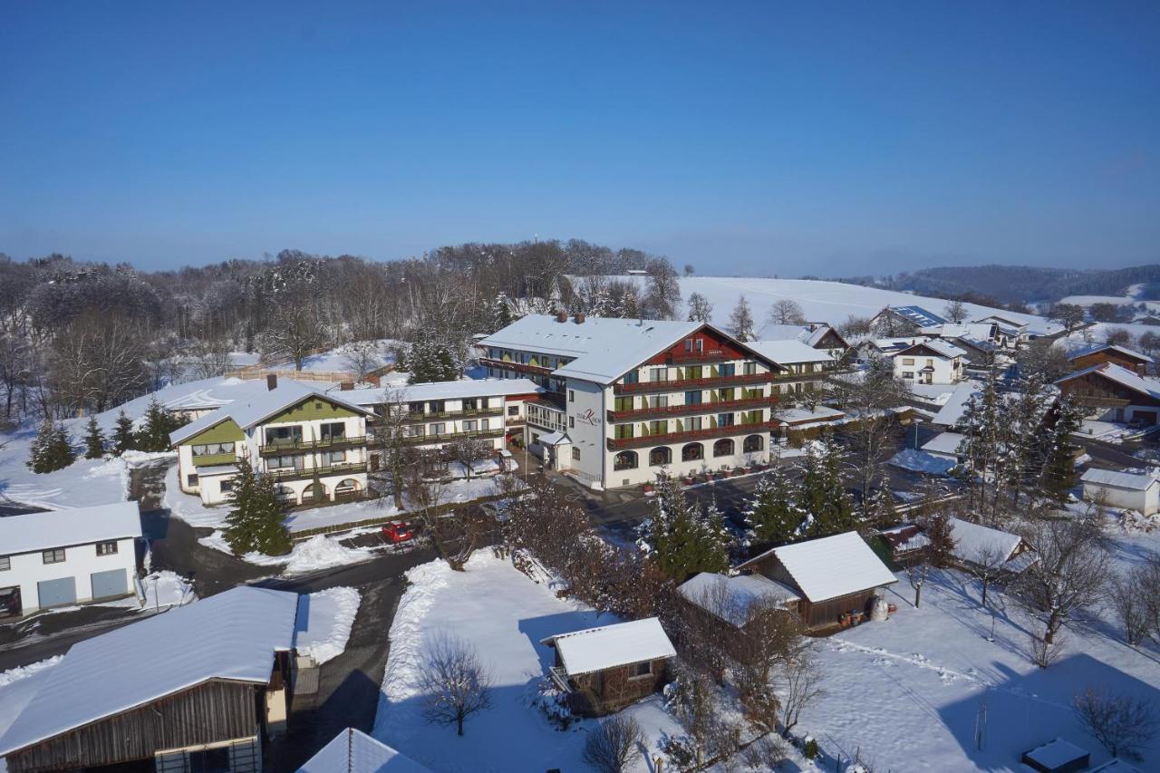Wellnesshotel Zum Koch Ortenburg ภายนอก รูปภาพ